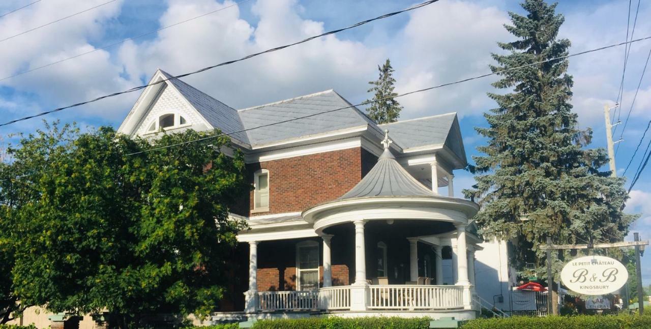 Le Petit Château Montebello B&B Exterior foto